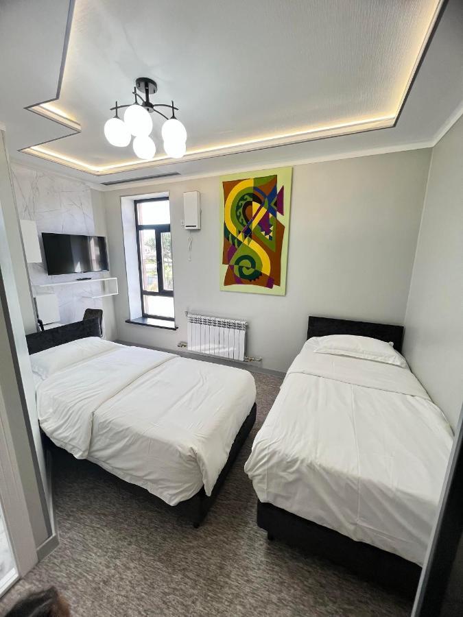 Mongu Hotel Karakol Bagian luar foto