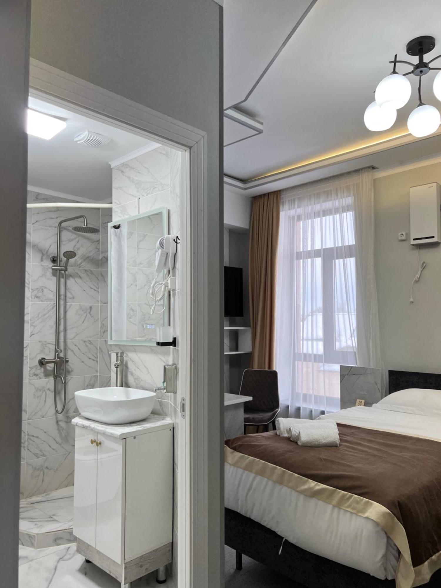 Mongu Hotel Karakol Bagian luar foto